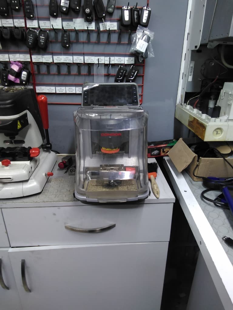 Zirve oto anahtar elektronik