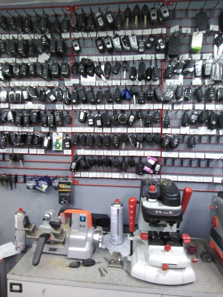 Zirve oto anahtar elektronik
